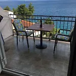 Okrug Gornji Near Sea *