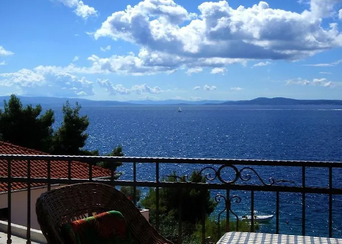 Apartman Okrug Gornji Near Sea
