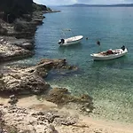 Daire Okrug Gornji Near Sea *