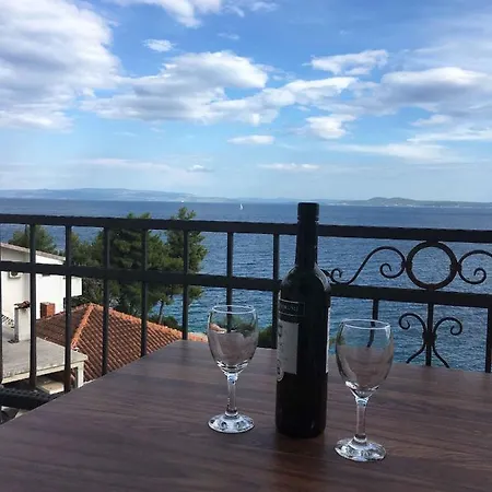 Okrug Gornji Near Sea
