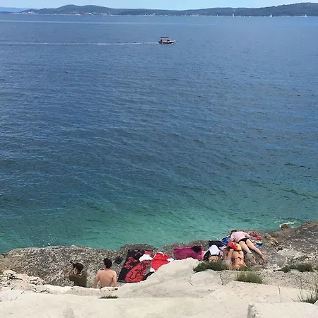 Appartement Okrug Gornji Near Sea